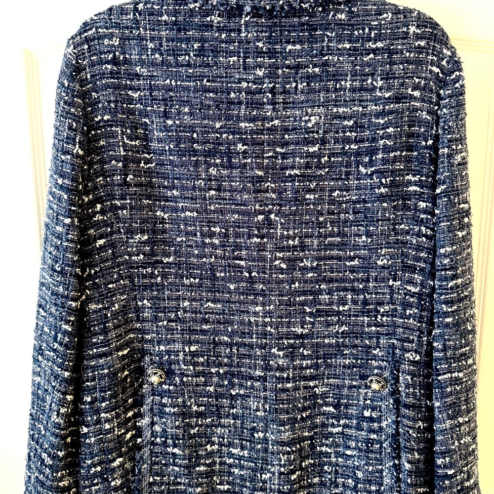 Vintage CHANEL Navy Tweed Blazer - Picture 2 of 6